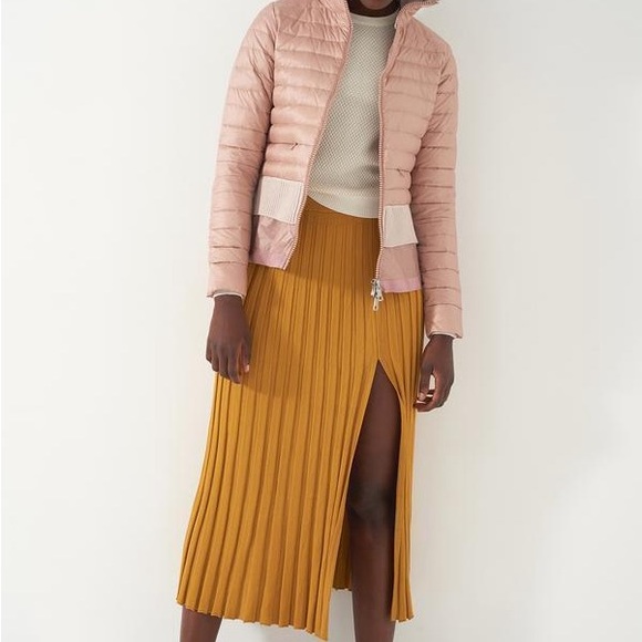 Bev Puffy Jacket - Picture 1 of 6